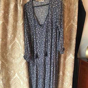 Carly Jean LA Laurel size Medium